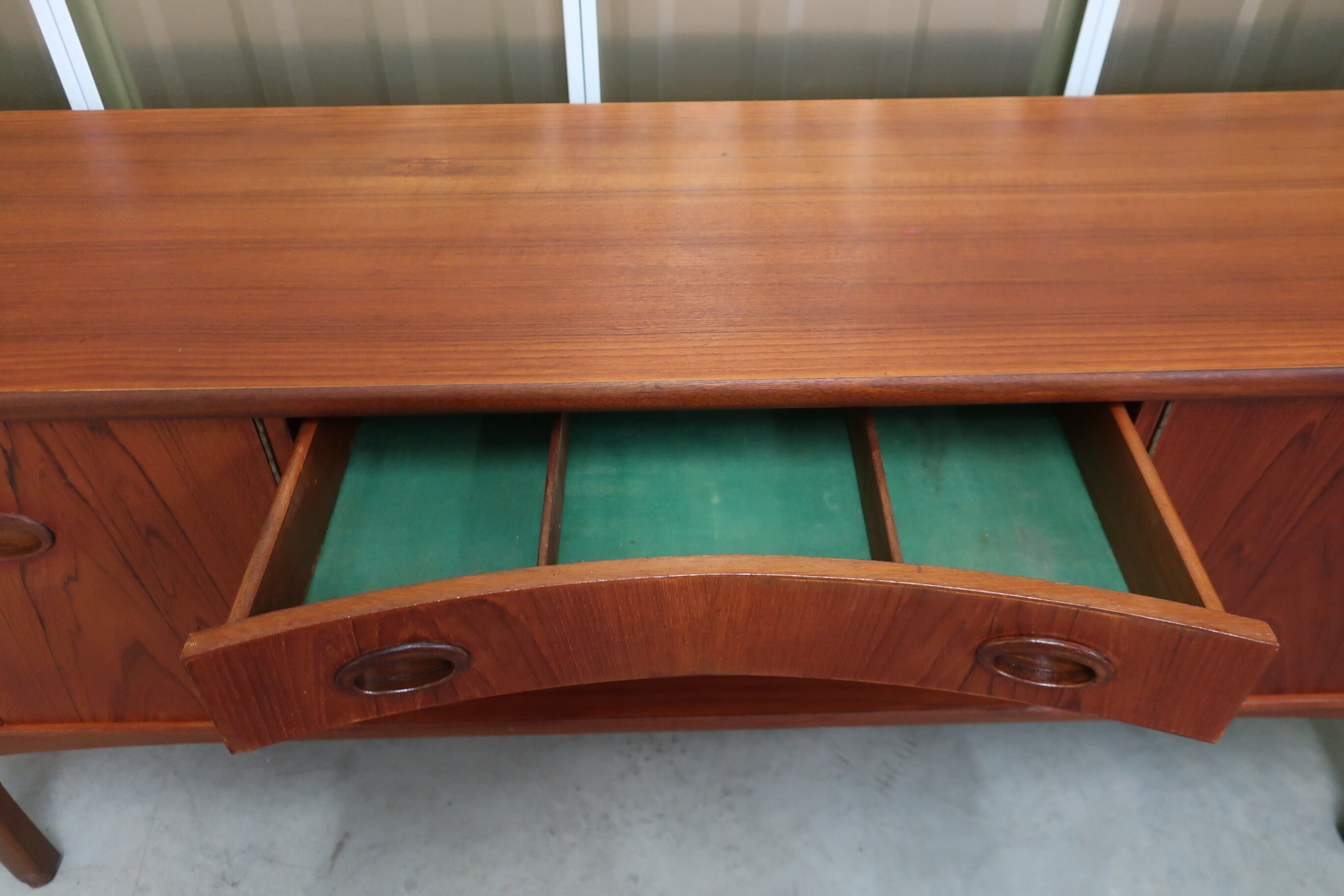 Atypical teak thread from the 60s