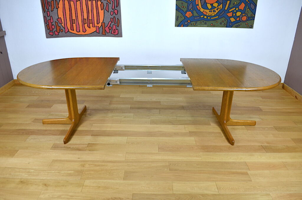 Lubke vintage 1960 Scandinavian design oval table