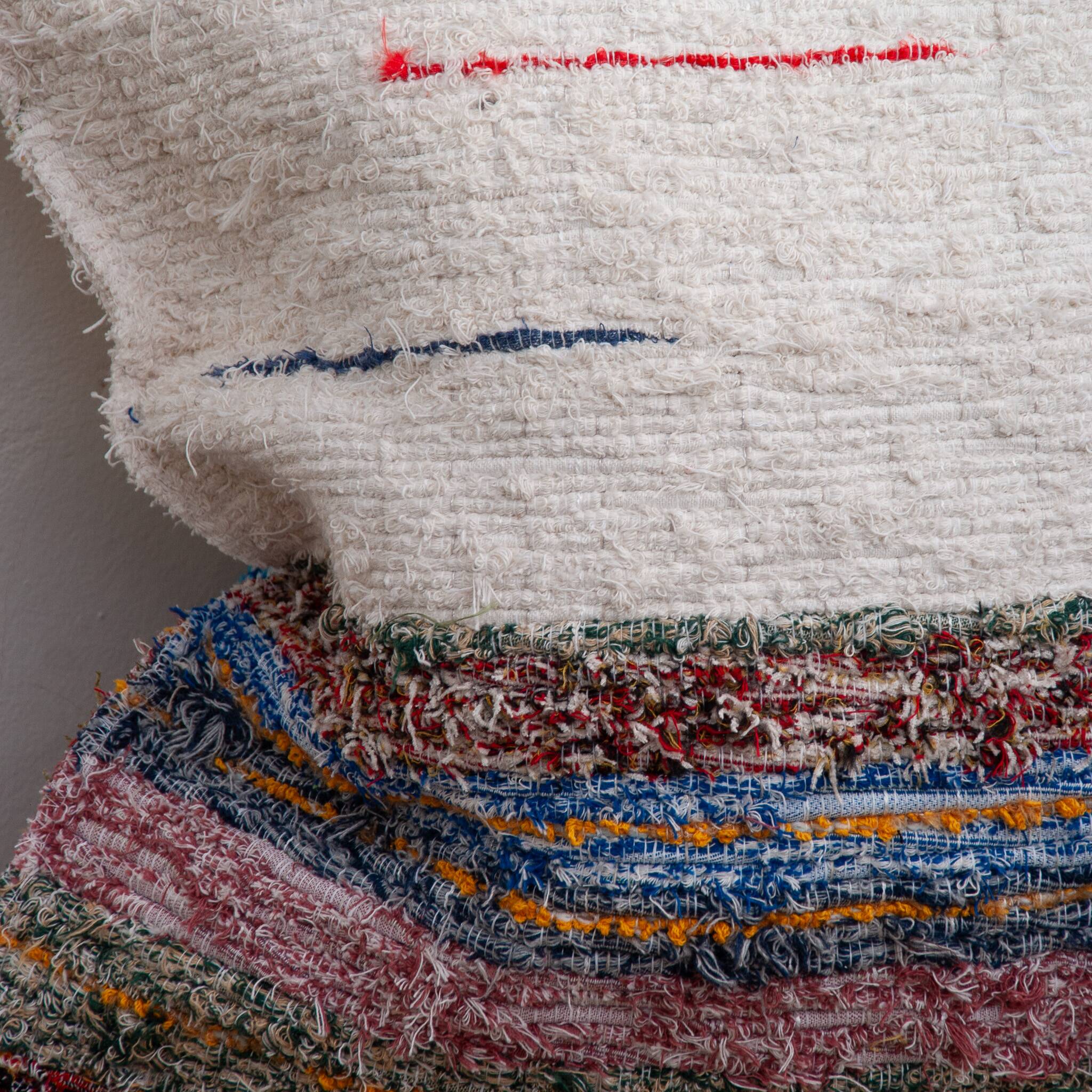 Housse de cousin artisanale tissé main en coton recyclé