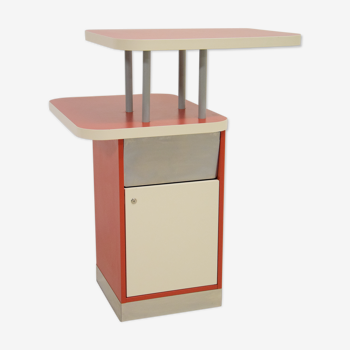 Standing eats-high table-bar-entrance furniture-design-contemporary-pop