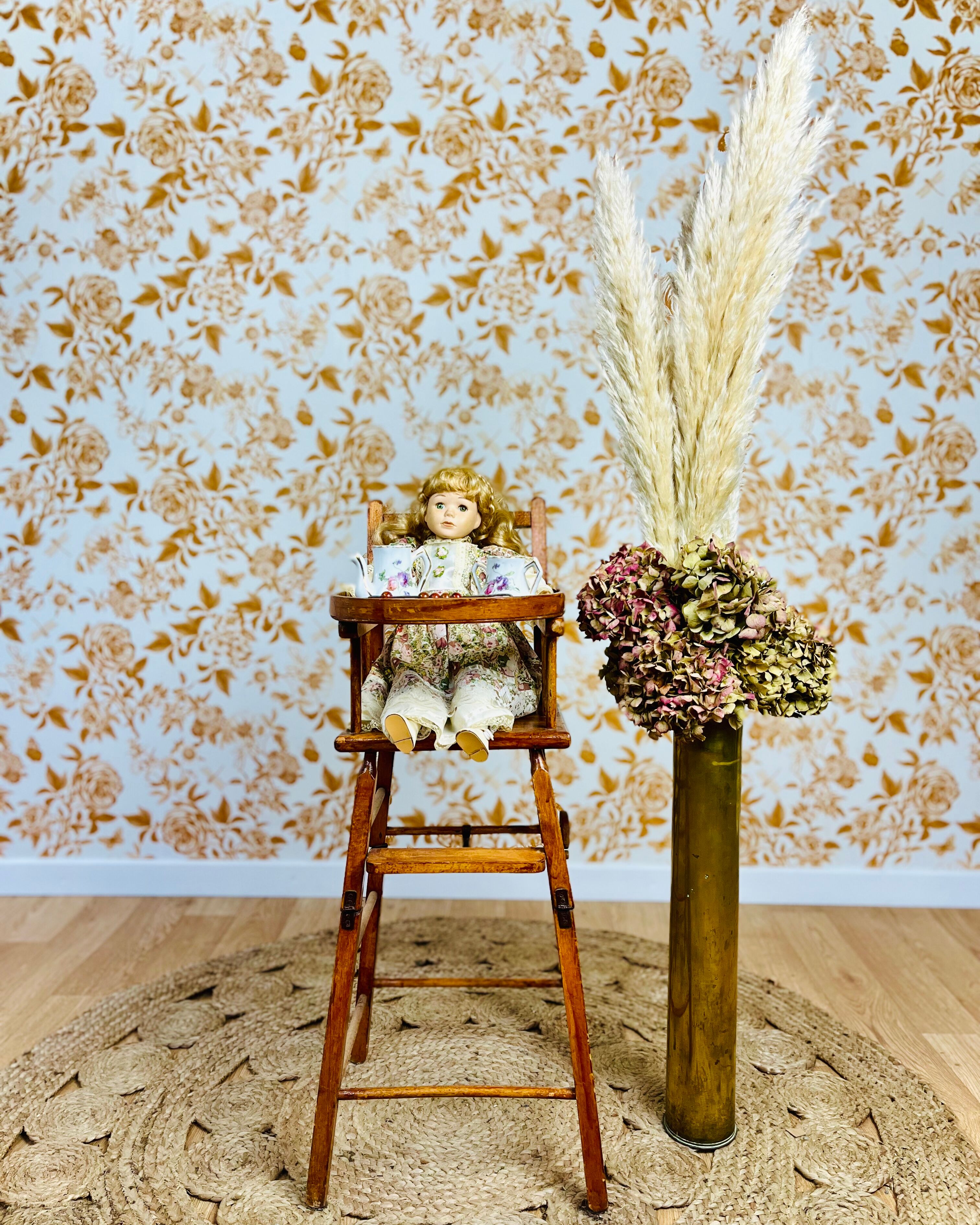 Vintage high chair for dolls