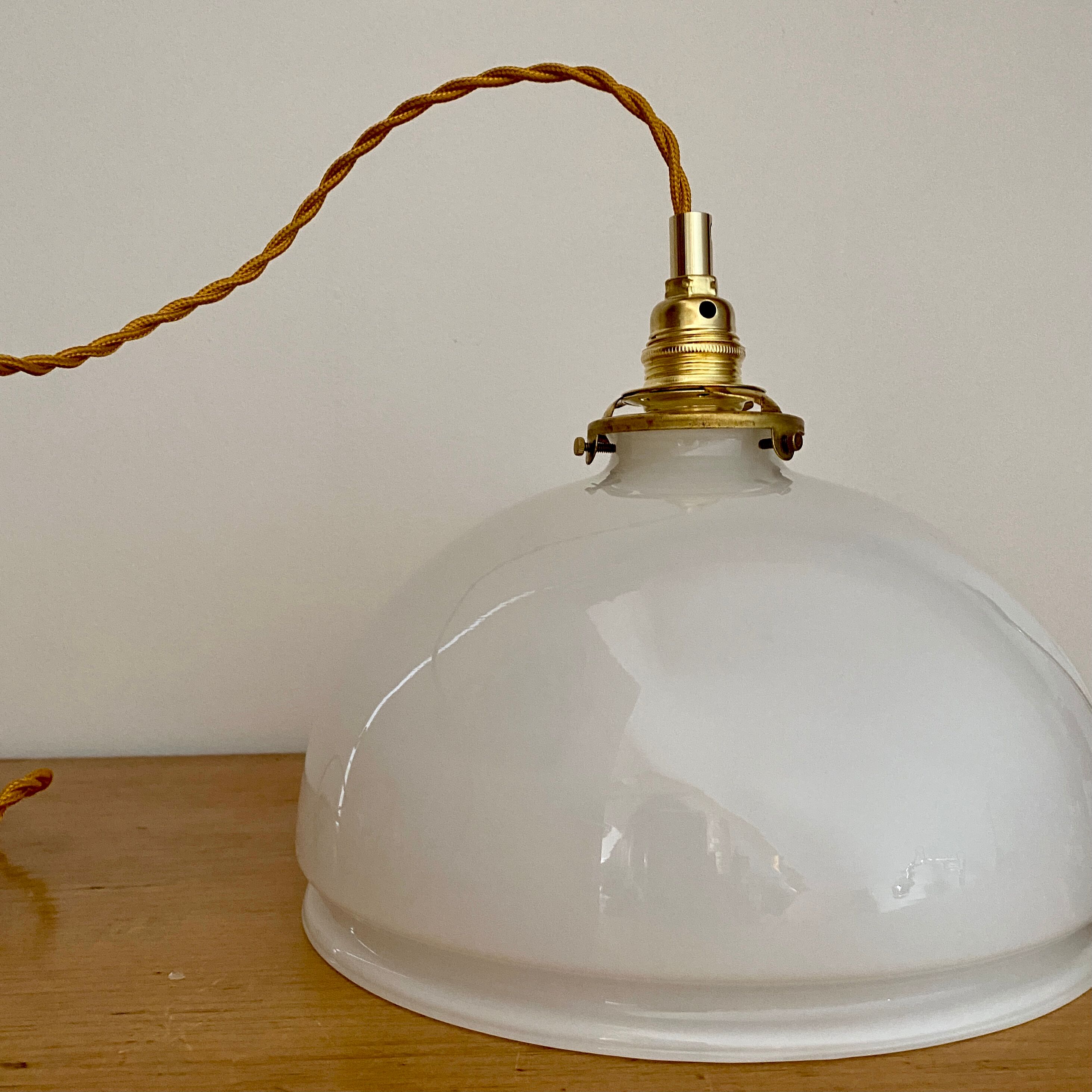 Vintage lampshade suspension in white opaline