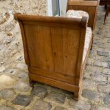 Bench reads Louis Philippe