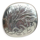 Vintage Canadian metal bowl with beaver decoration by Hoselton.