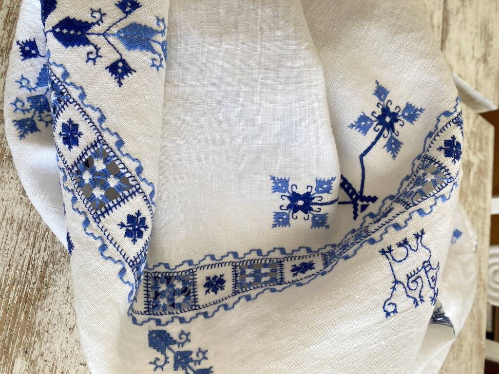 Old tablecloth with English embroidery and cross-stitch - Linen - 160x120 cm