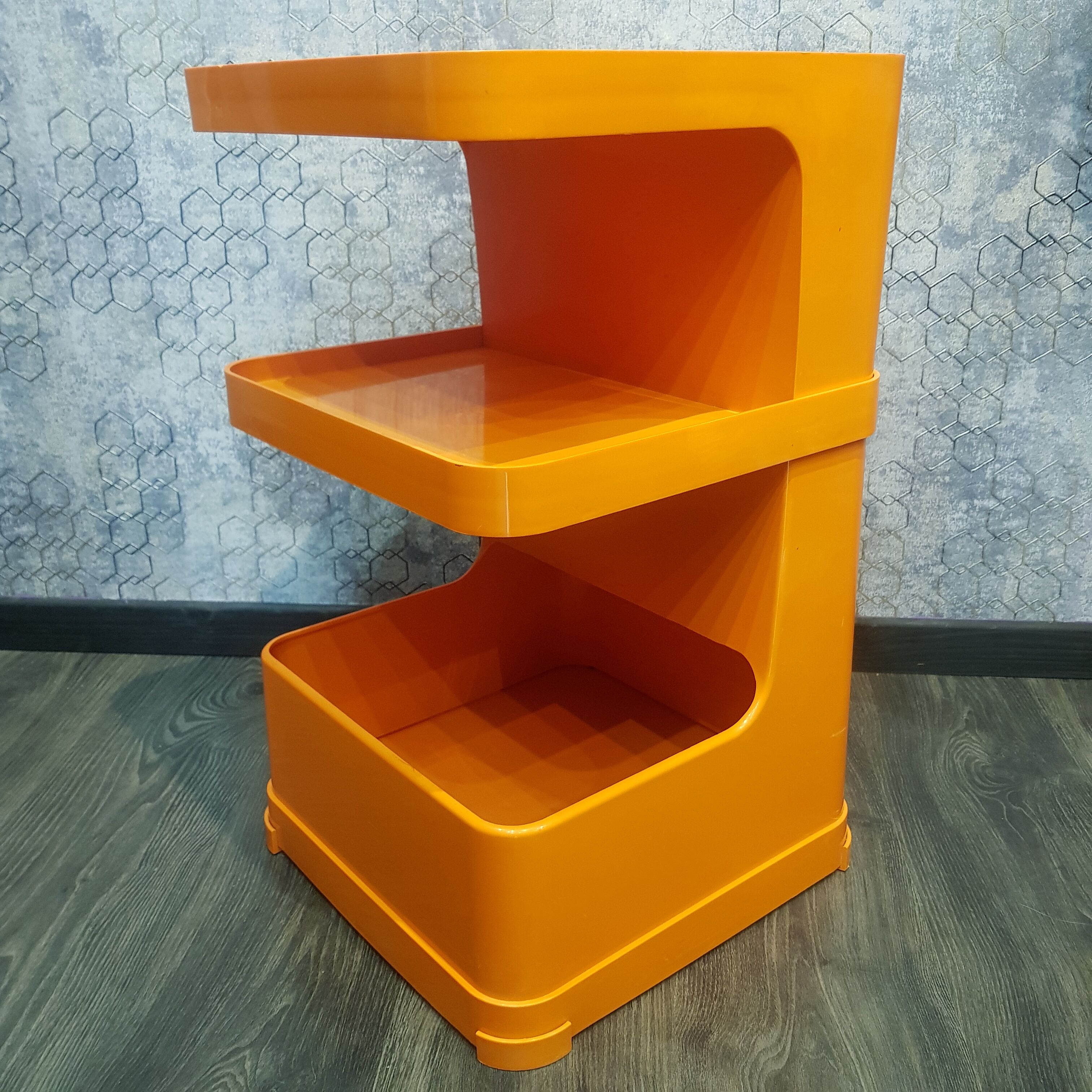 Bedside box 70s orange