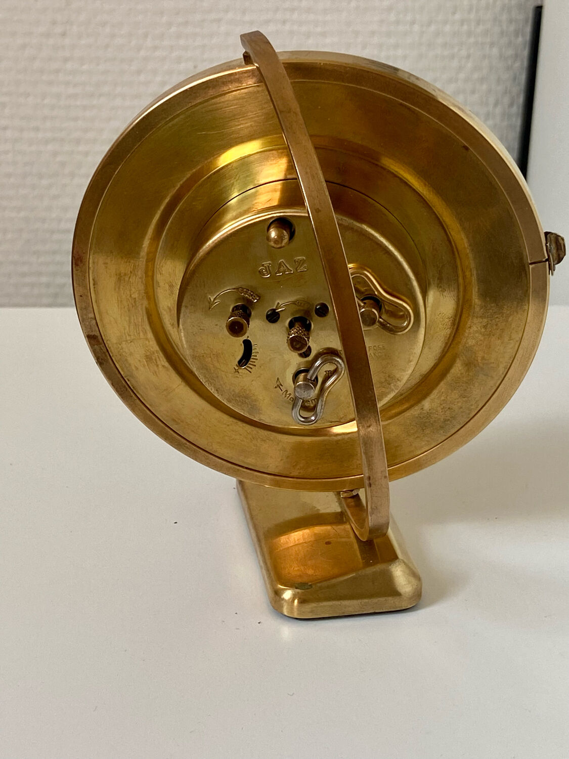 Mechanical jaz alarm clock "the swivel"