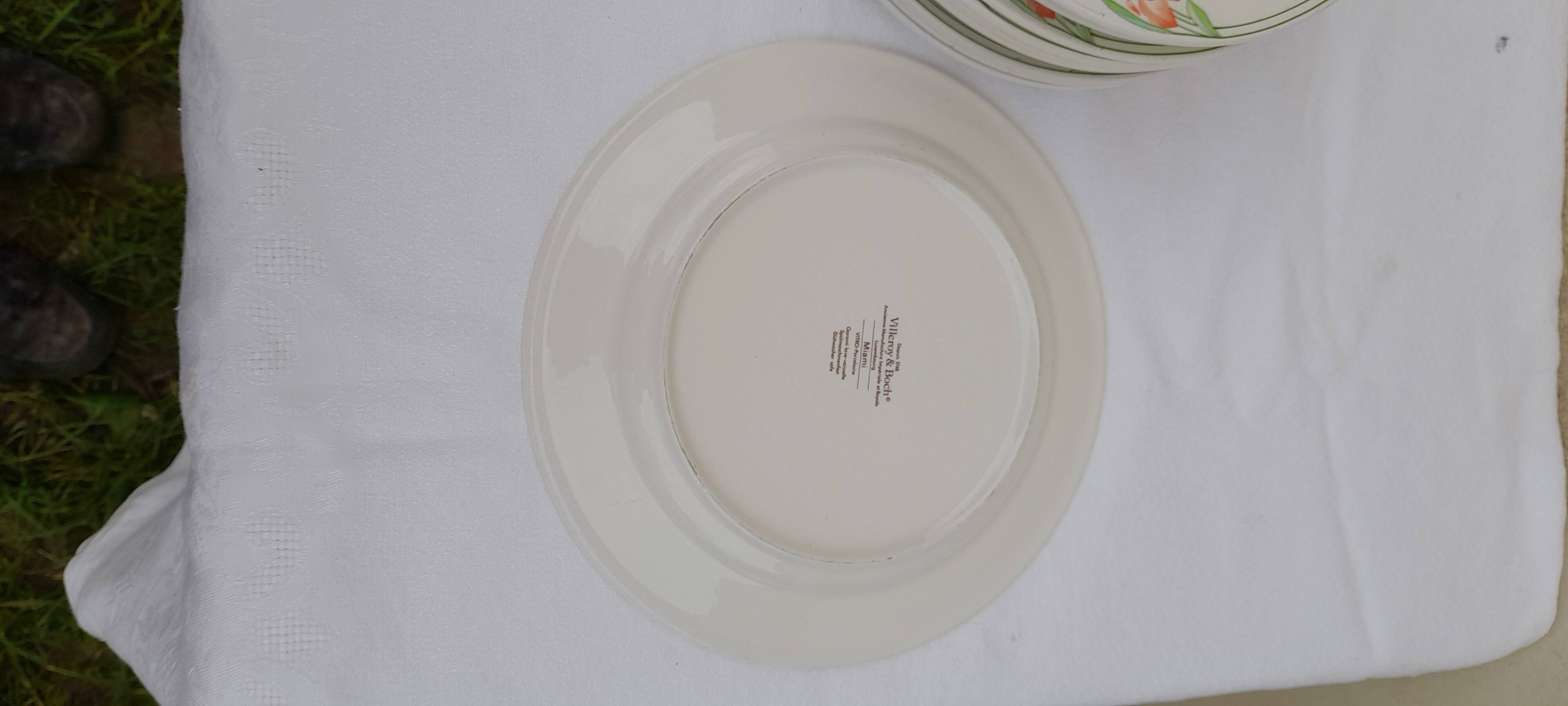 10 Villeroy & Boch vitro porcelain plates Miami model diam 23 cm