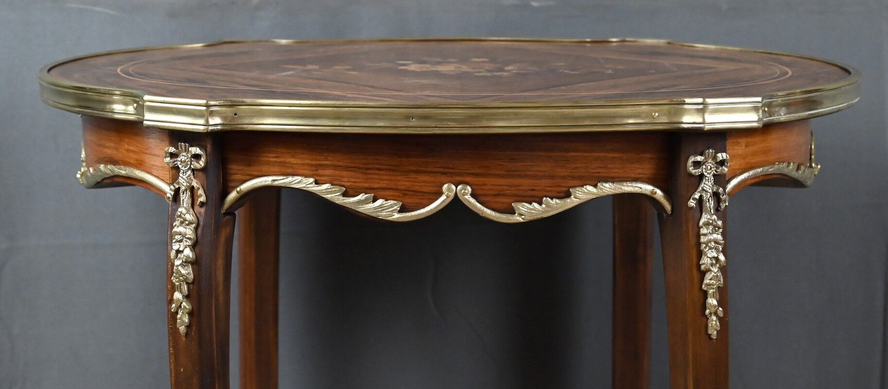 Table de salon guéridon en palissandre, style transition – 1re partie XXe