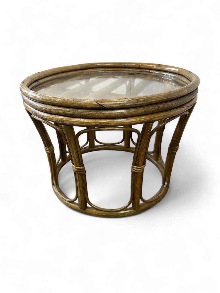 Vintage round side table/coffee table in rattan and wicker
