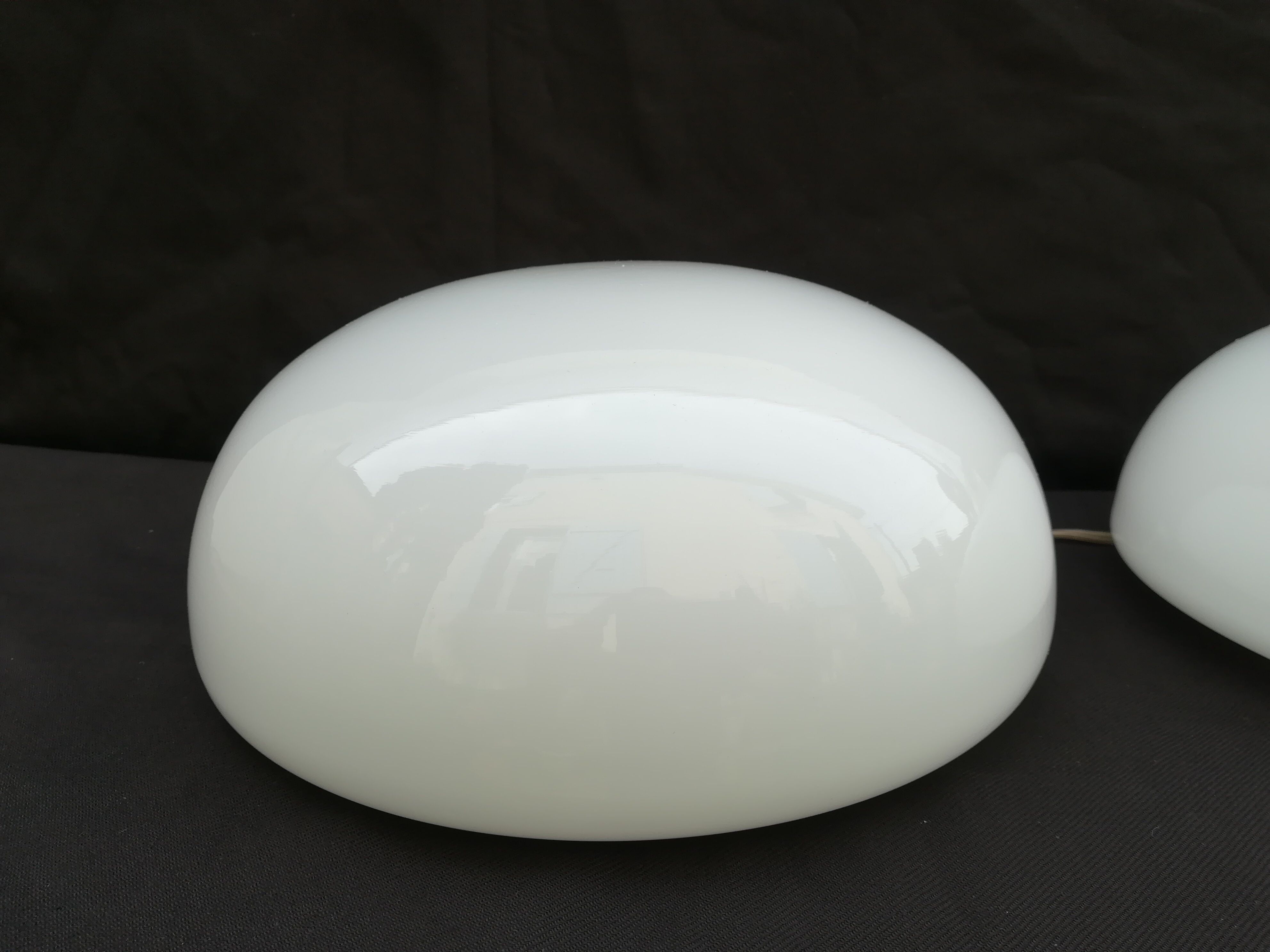 Two plafonniers in opaline of annees 60/70