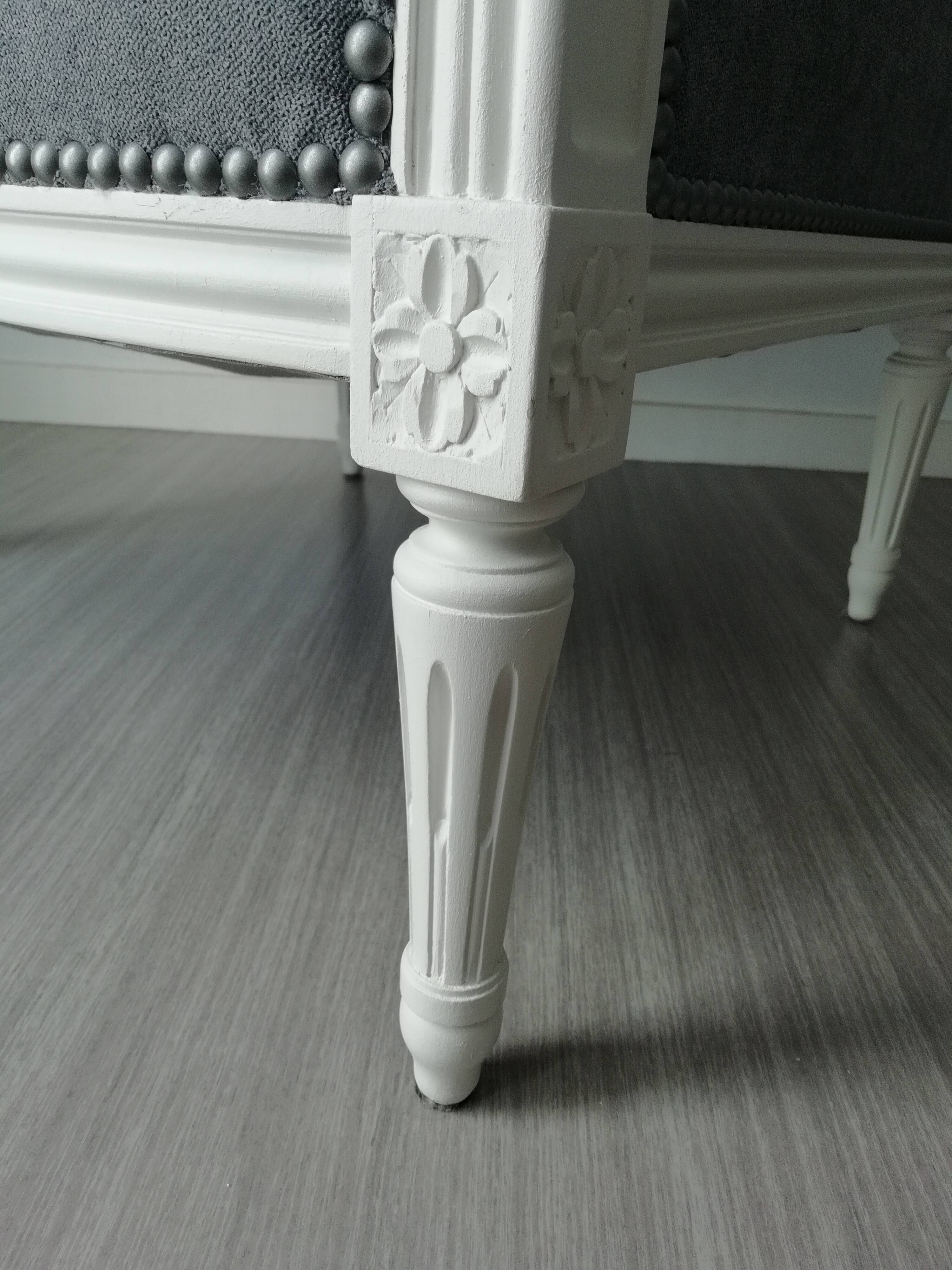 Fauteuil bergère de style Louis XVI restauré