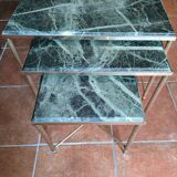 Nesting table