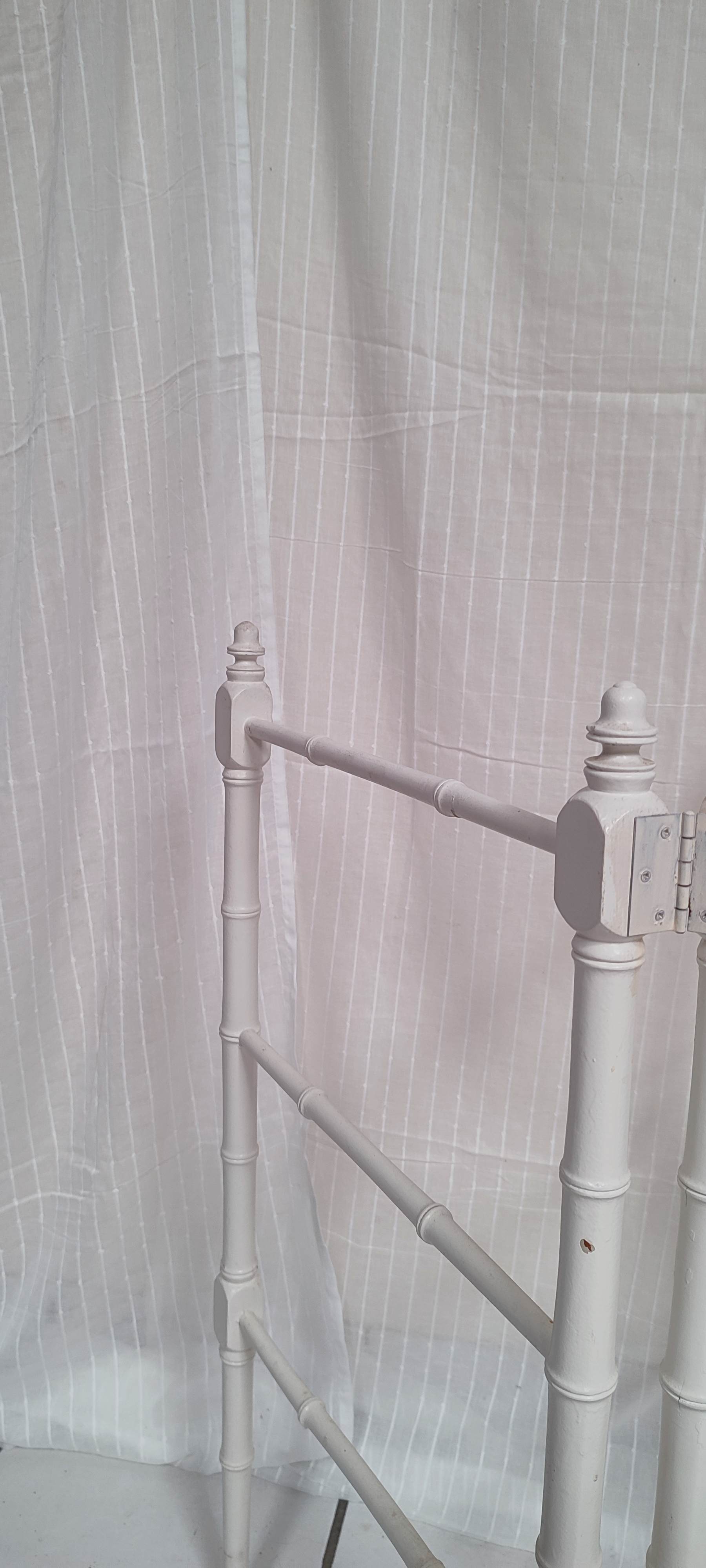 Vintage wood towel rack bamboo effect