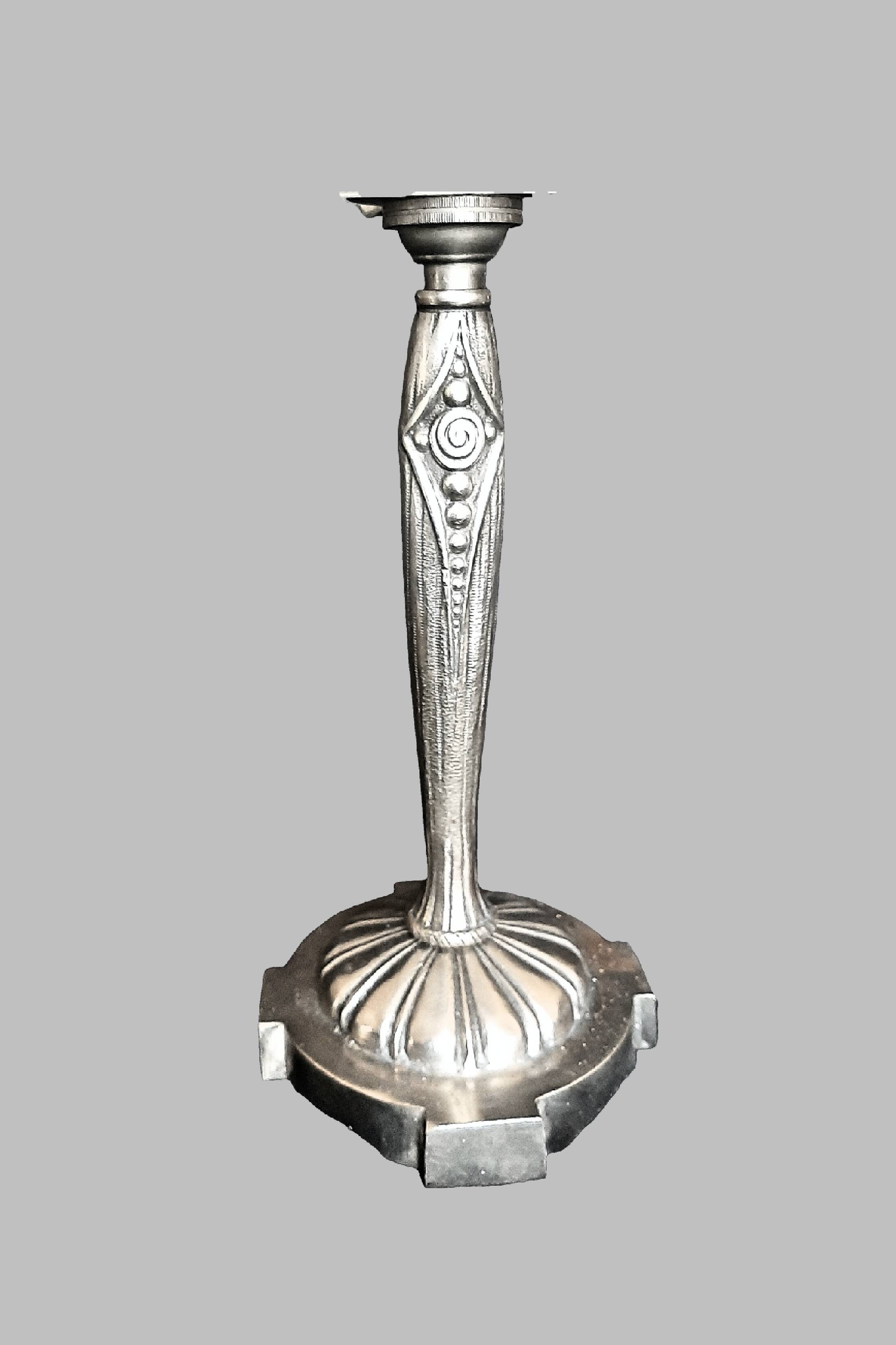 Degue art deco lamp
