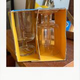 Set of stemmed glasses