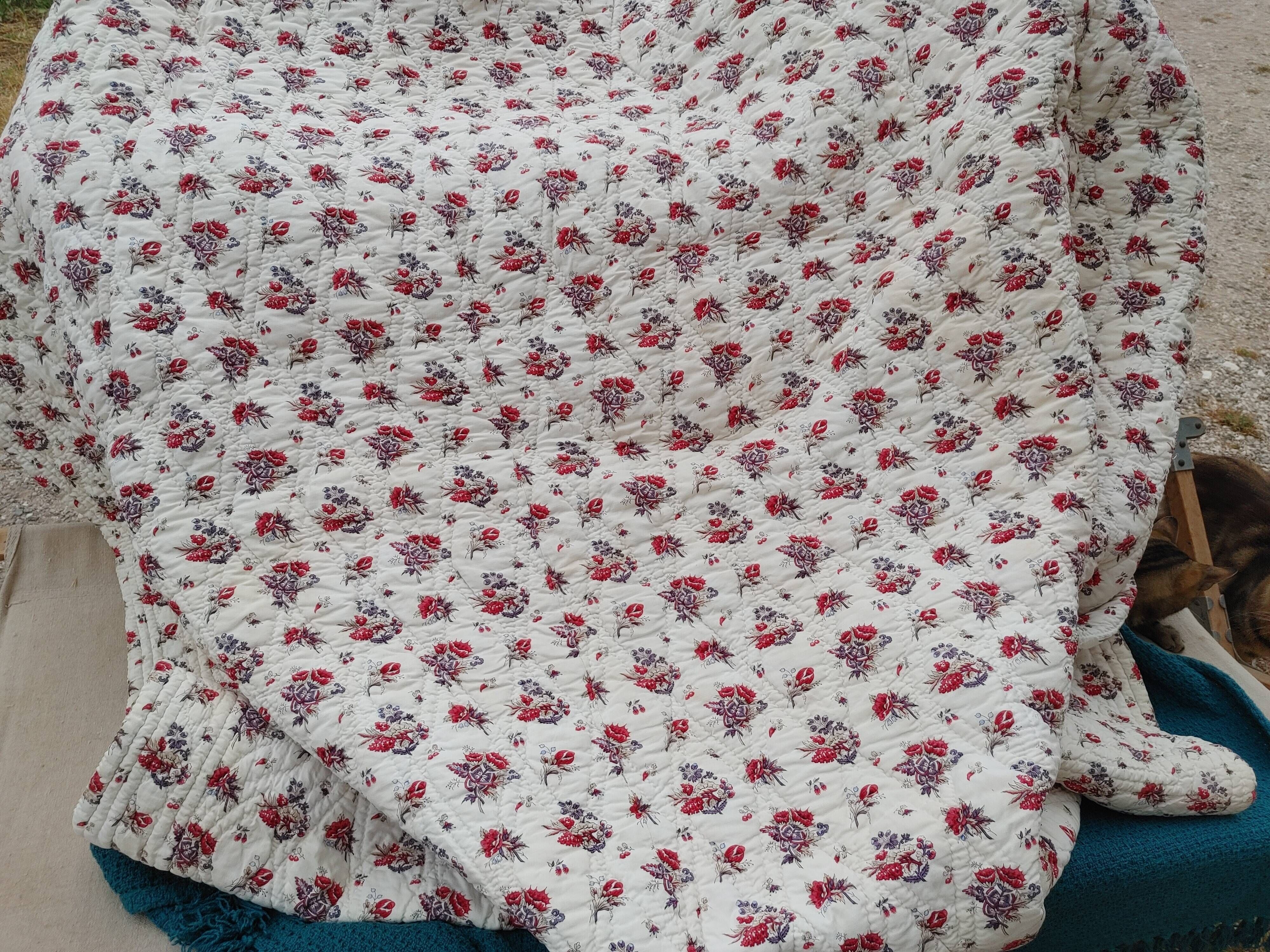 Boutis old antique quilted blanket with floral decoration - circa 1900/1920