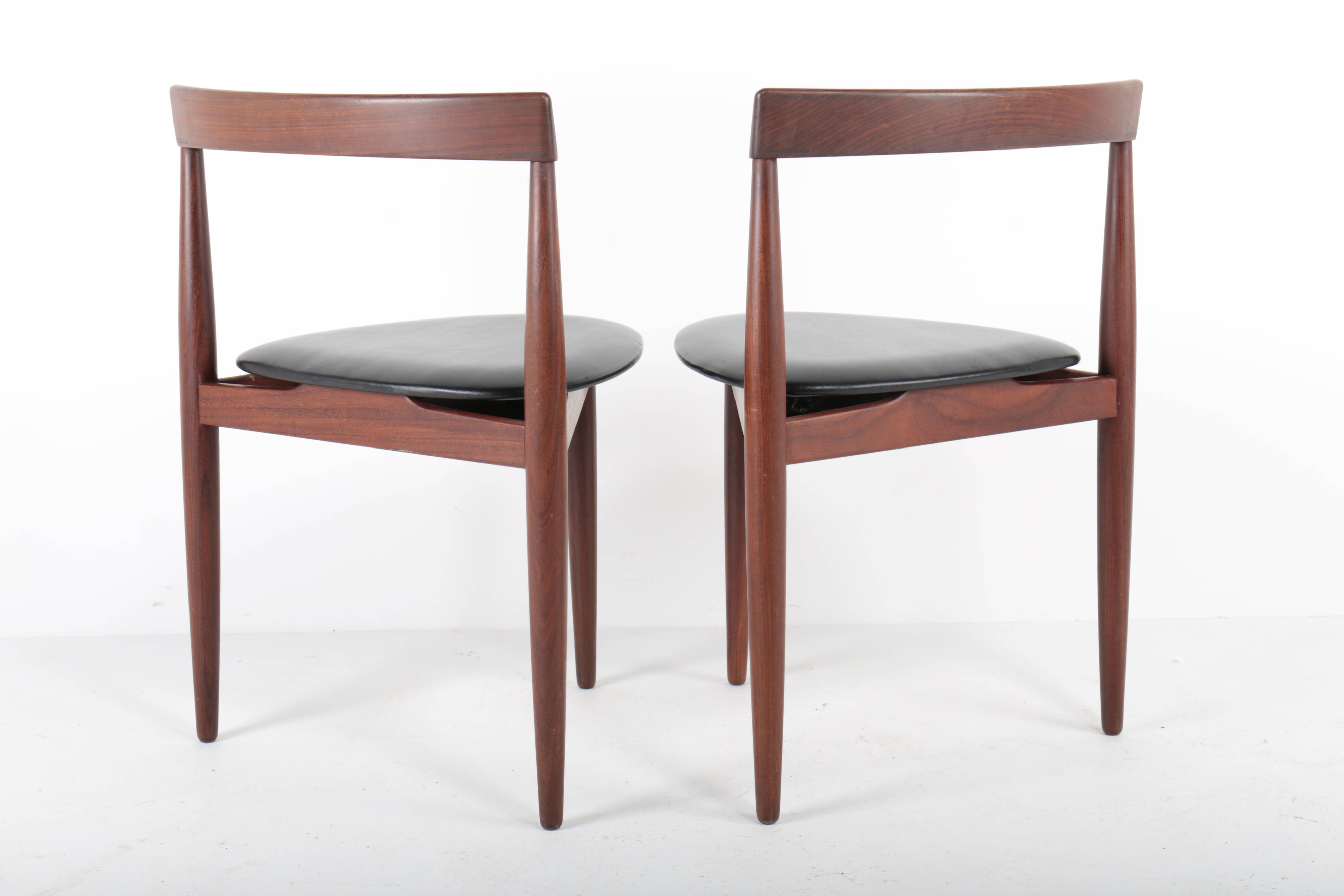 Pair of "Roundette" chairs by Hans Olsen for Frem Rolje, Denmark
