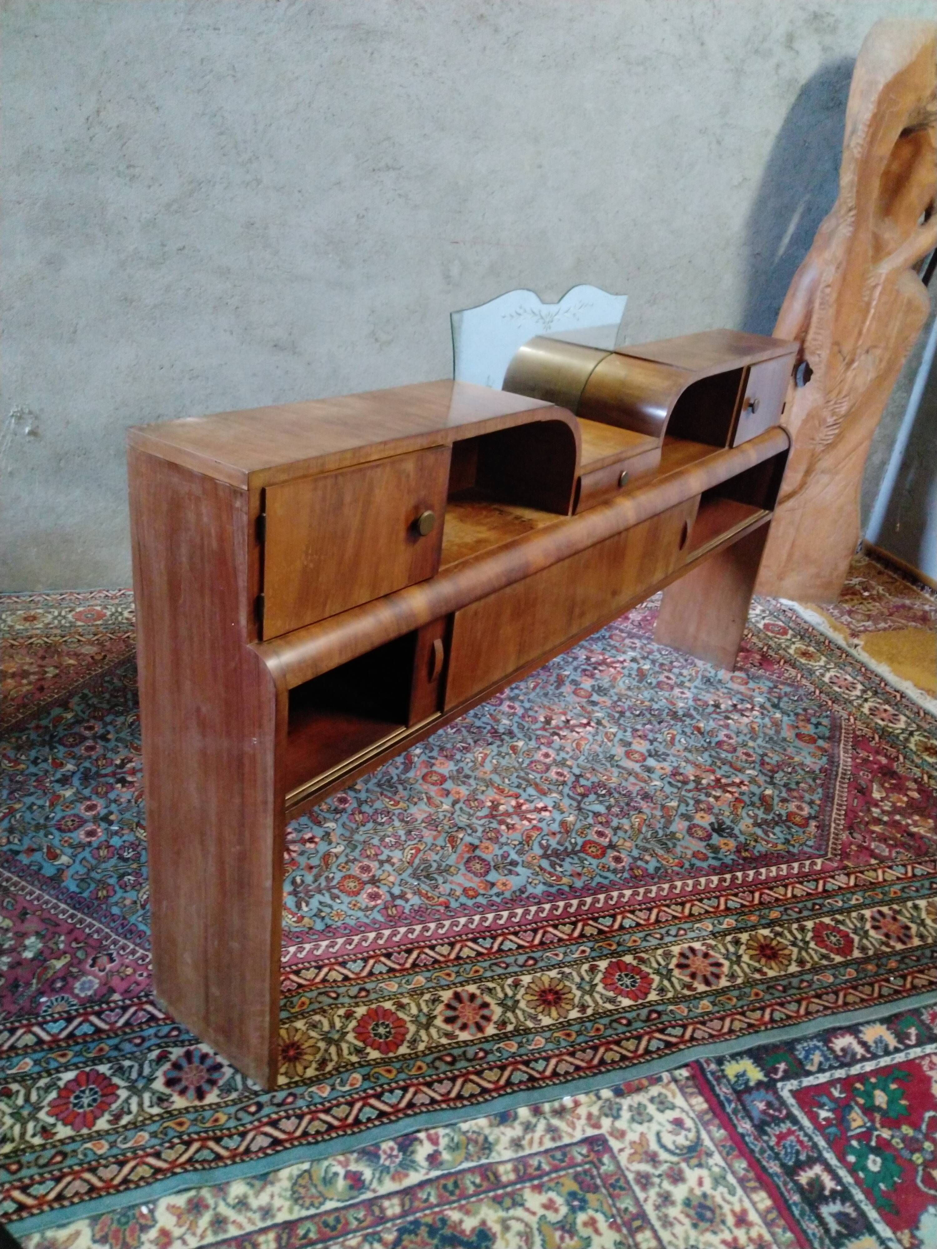 Art deco headboard in walnut bramble