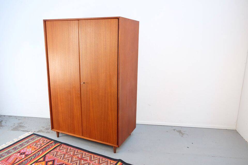 Vintage RT Riestenpatt wardrobe in teak, retro style from the 60s-70s.