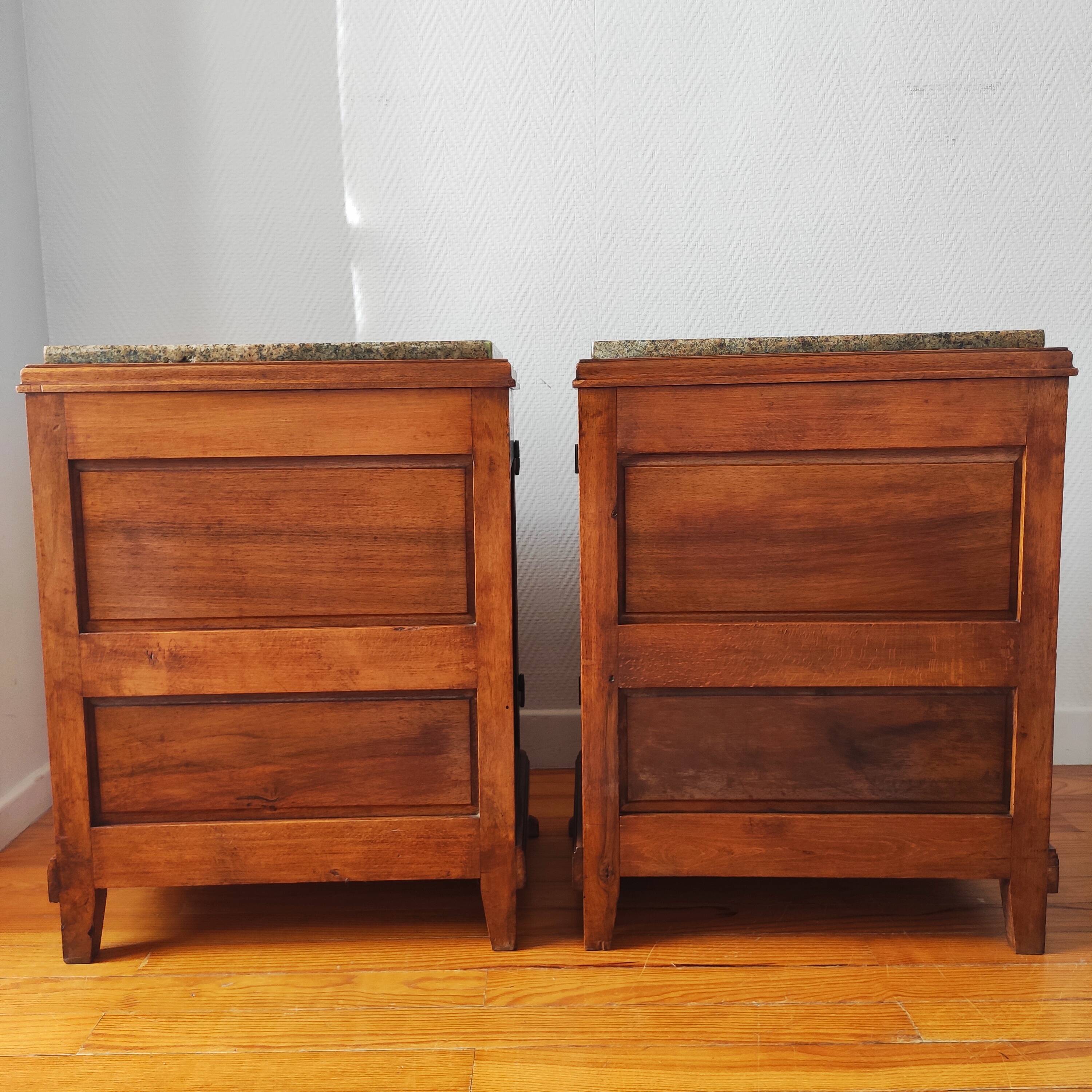 Pair of Art Deco bedside tables in solid blonde walnut – France 1930