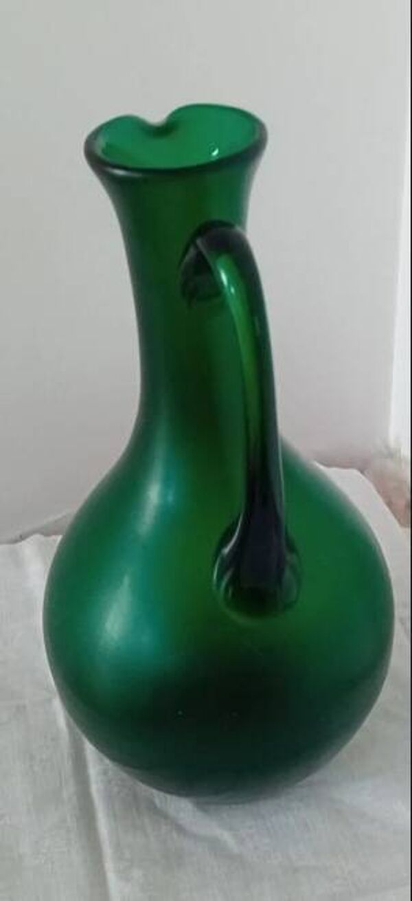 Grande carafe en verre soufflé vert – 33 cm – Design vintage années 60/70