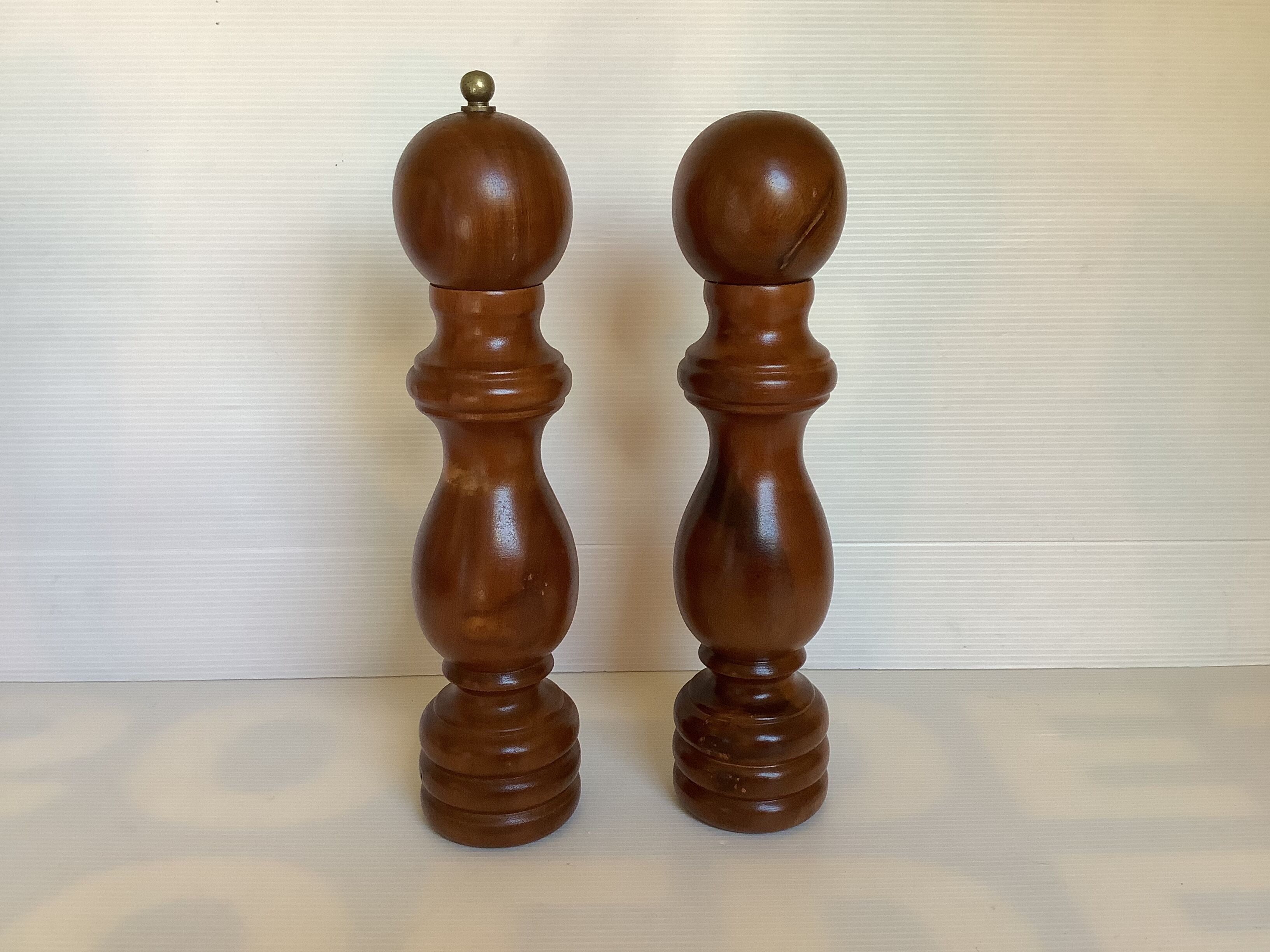 Salière et poivrier en bois grands sel et poivre