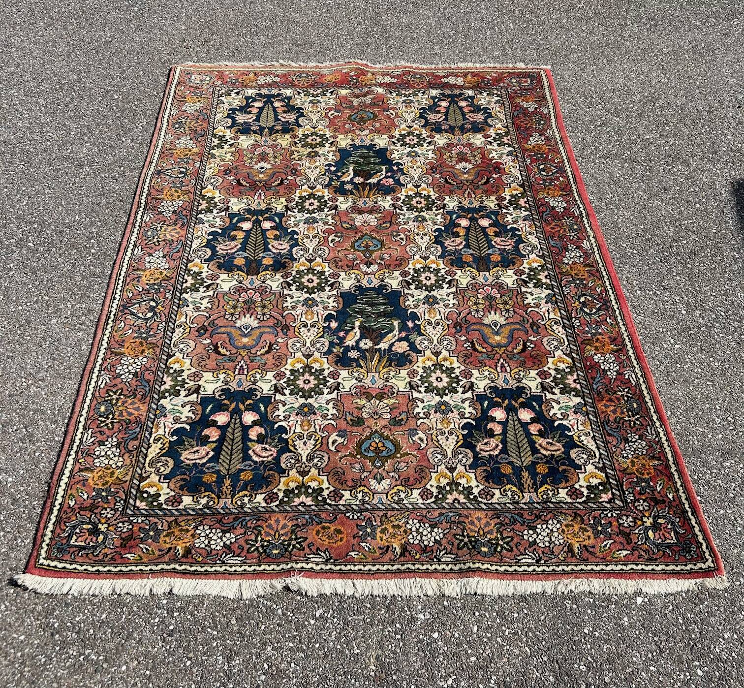 oriental rug with bird decoration 150/205cm