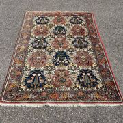 tapis d'orient à décor d'oiseaux 150/205cm
