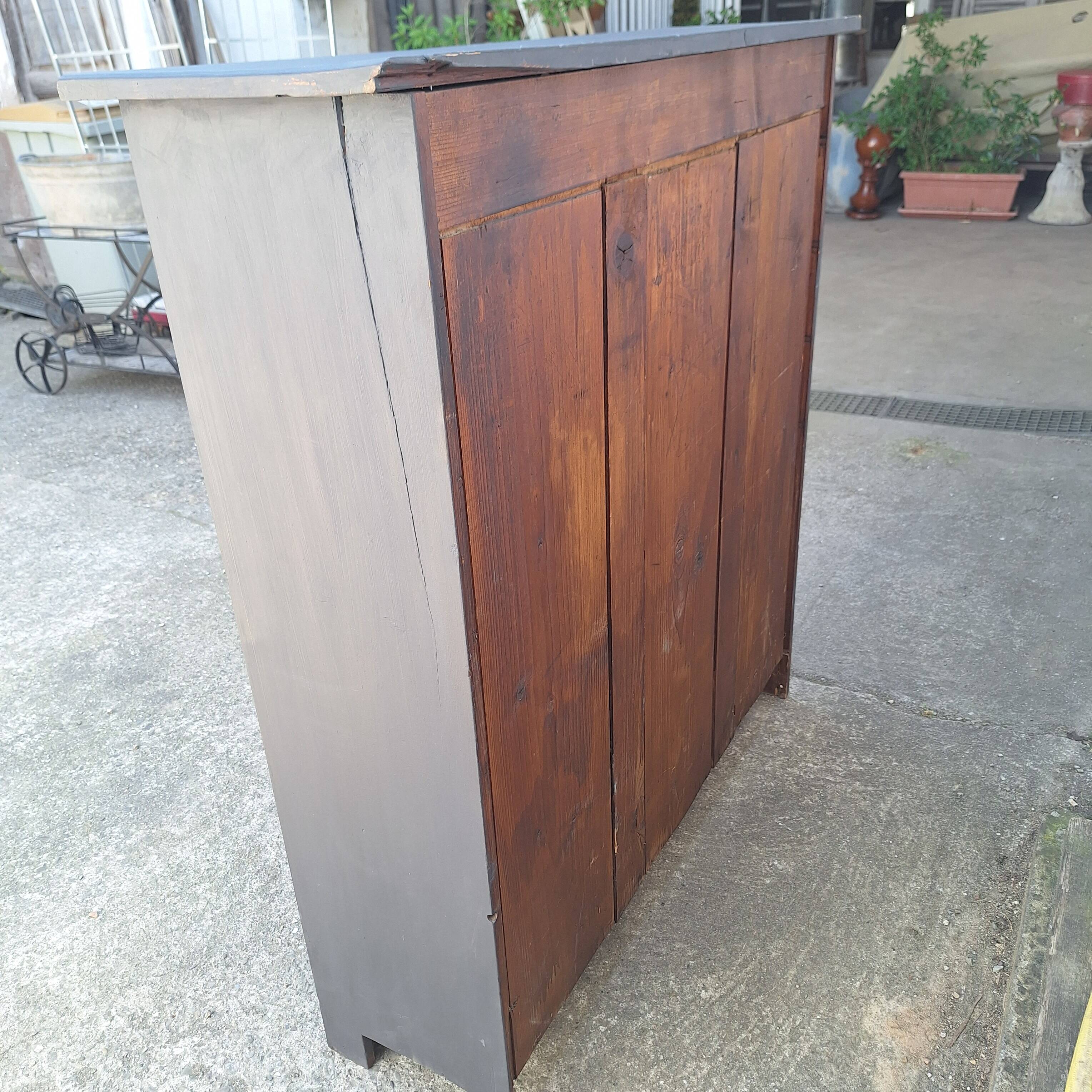 Grocery store furniture