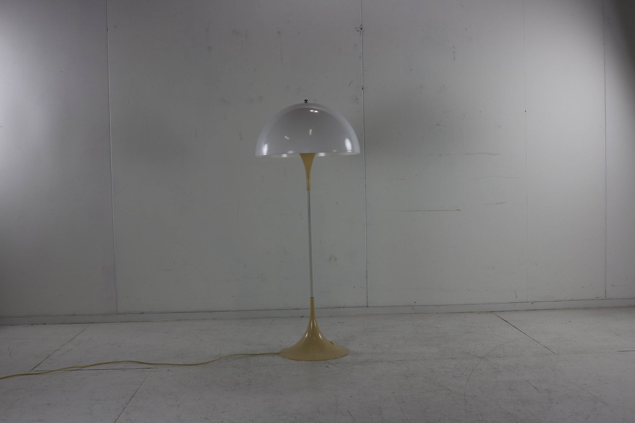 Original seventies Panthella floor lamp by Verner Panton for Louis Poulsen