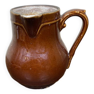 Brown farmhouse pitcher / carafe