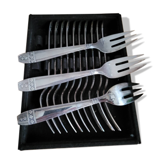 Set of 12 fish forks