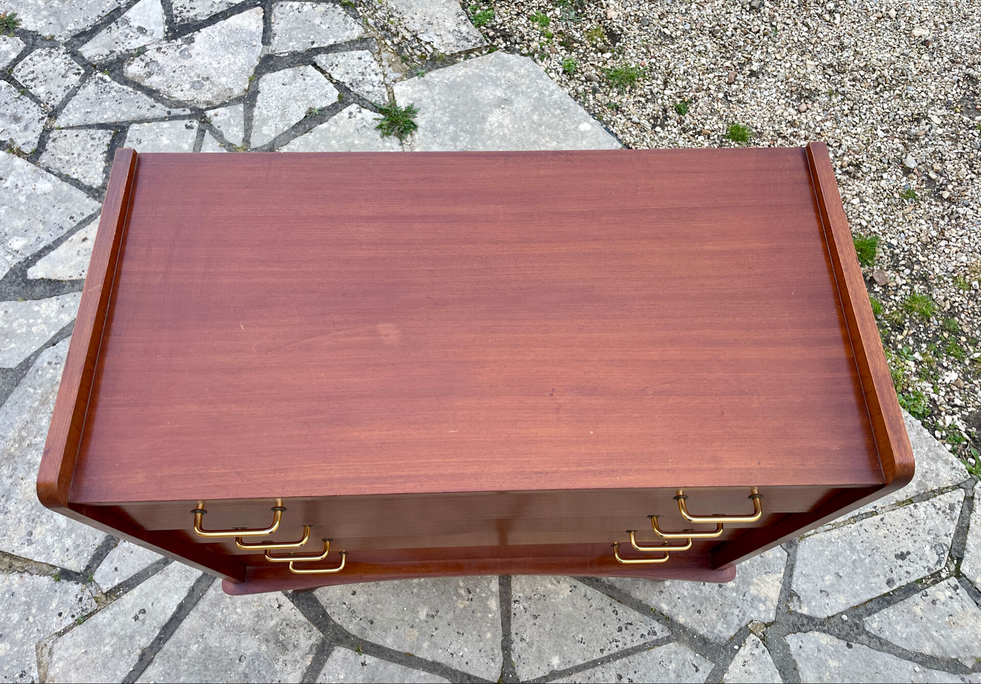 Commode vintage pieds compas 