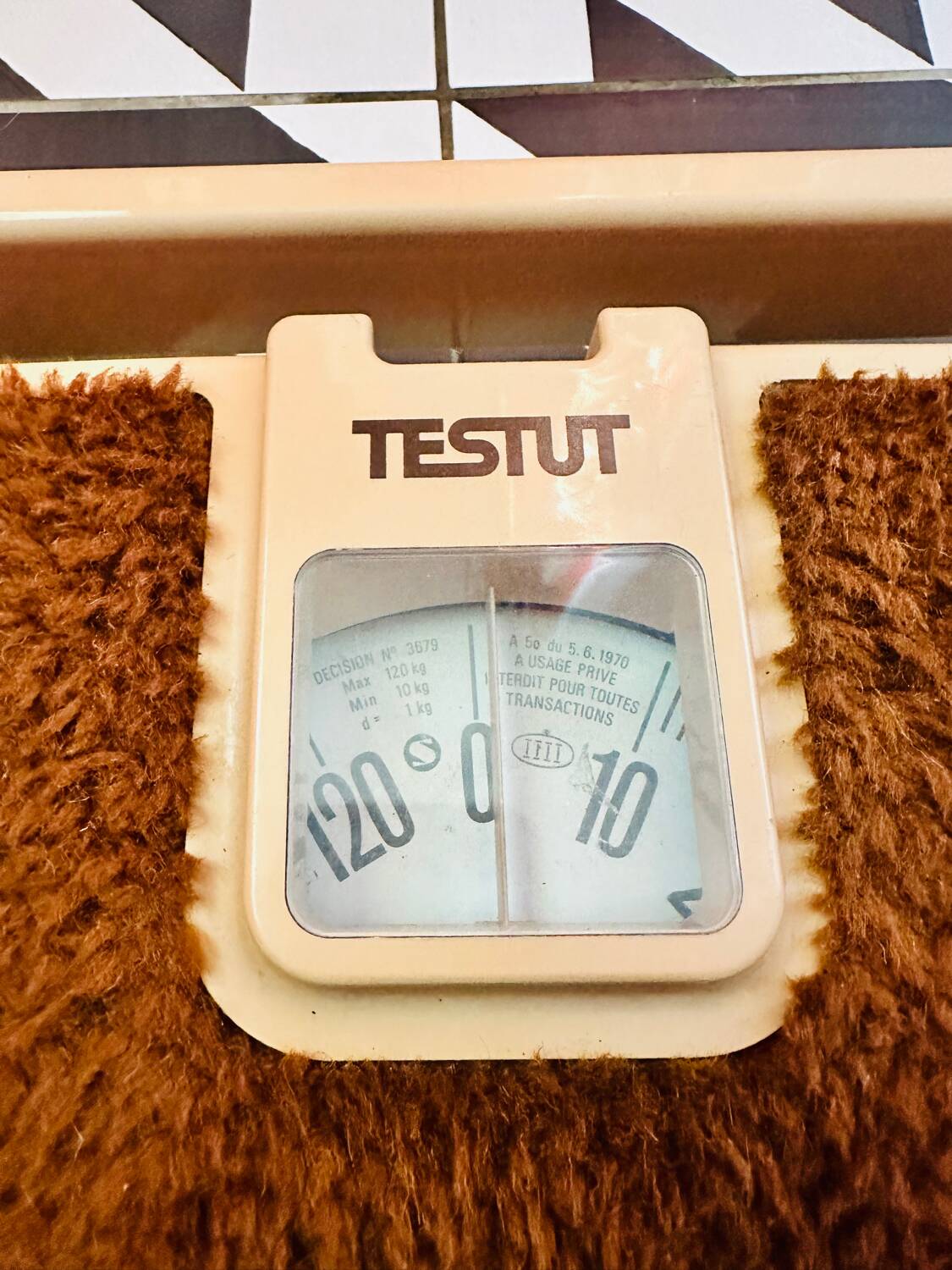 Personal scale vintage mechanical scale moumoute