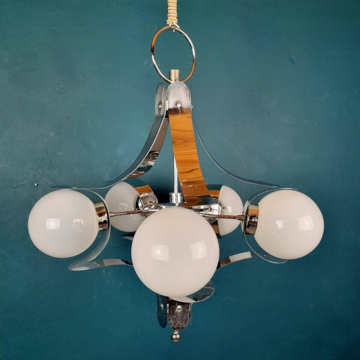 Mid-century metallic opaline glass chandelier, Italy, 1960s.