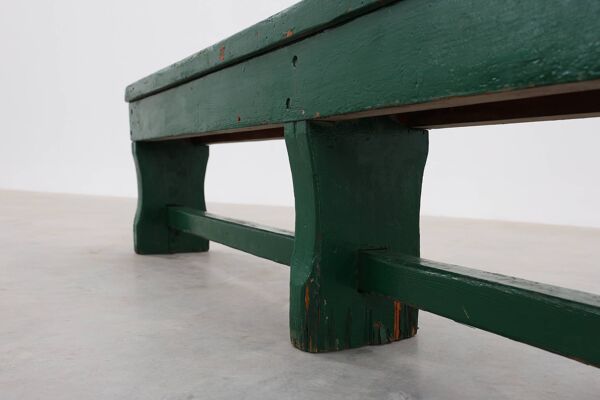 Banc de ferme rustique et primitif en chêne massif, France vers 1900