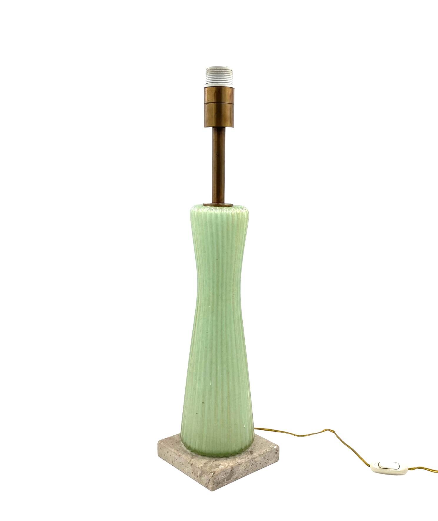 Mid-century modern green Murano glass Table lamp, Barovier & Toso style  Italy, 1940s