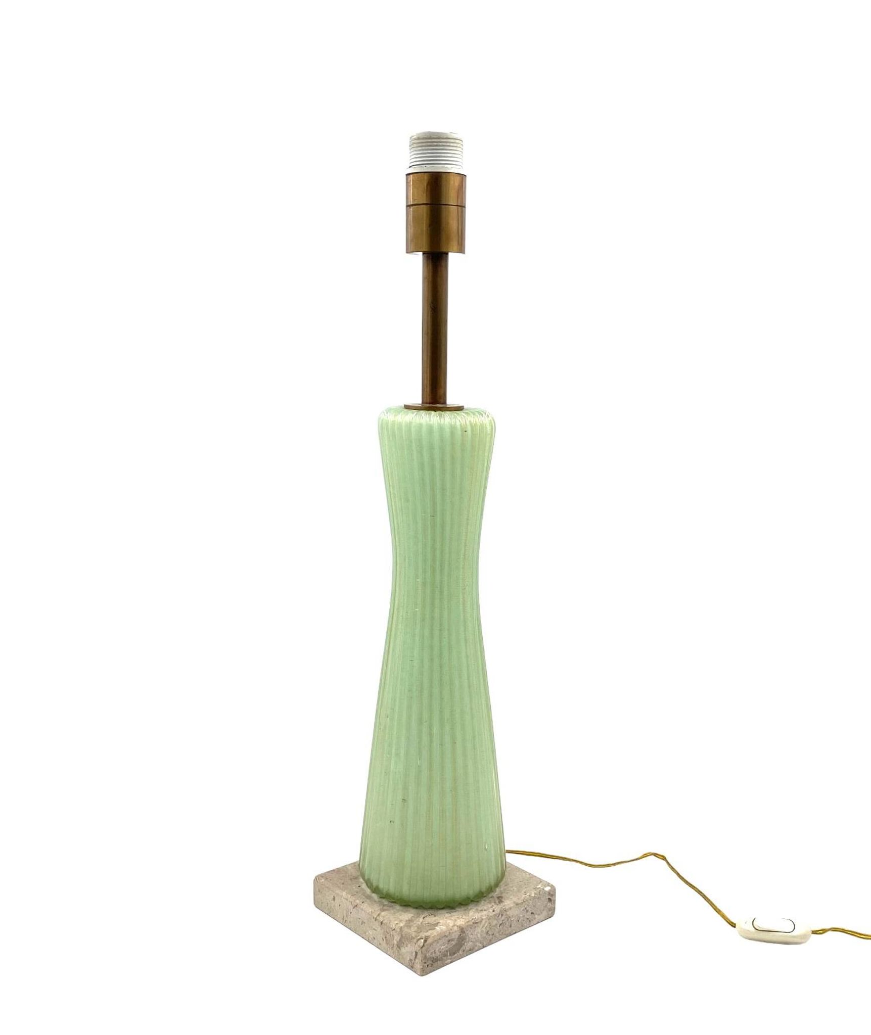 Mid-century modern green Murano glass Table lamp, Barovier & Toso style  Italy, 1940s
