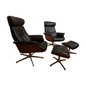 2 Chairs 2 Rest Feet Time Out black leather seating  walnut shell