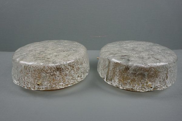 Suite de 2 plafonniers en verre vernissé Kaiser Leuchten