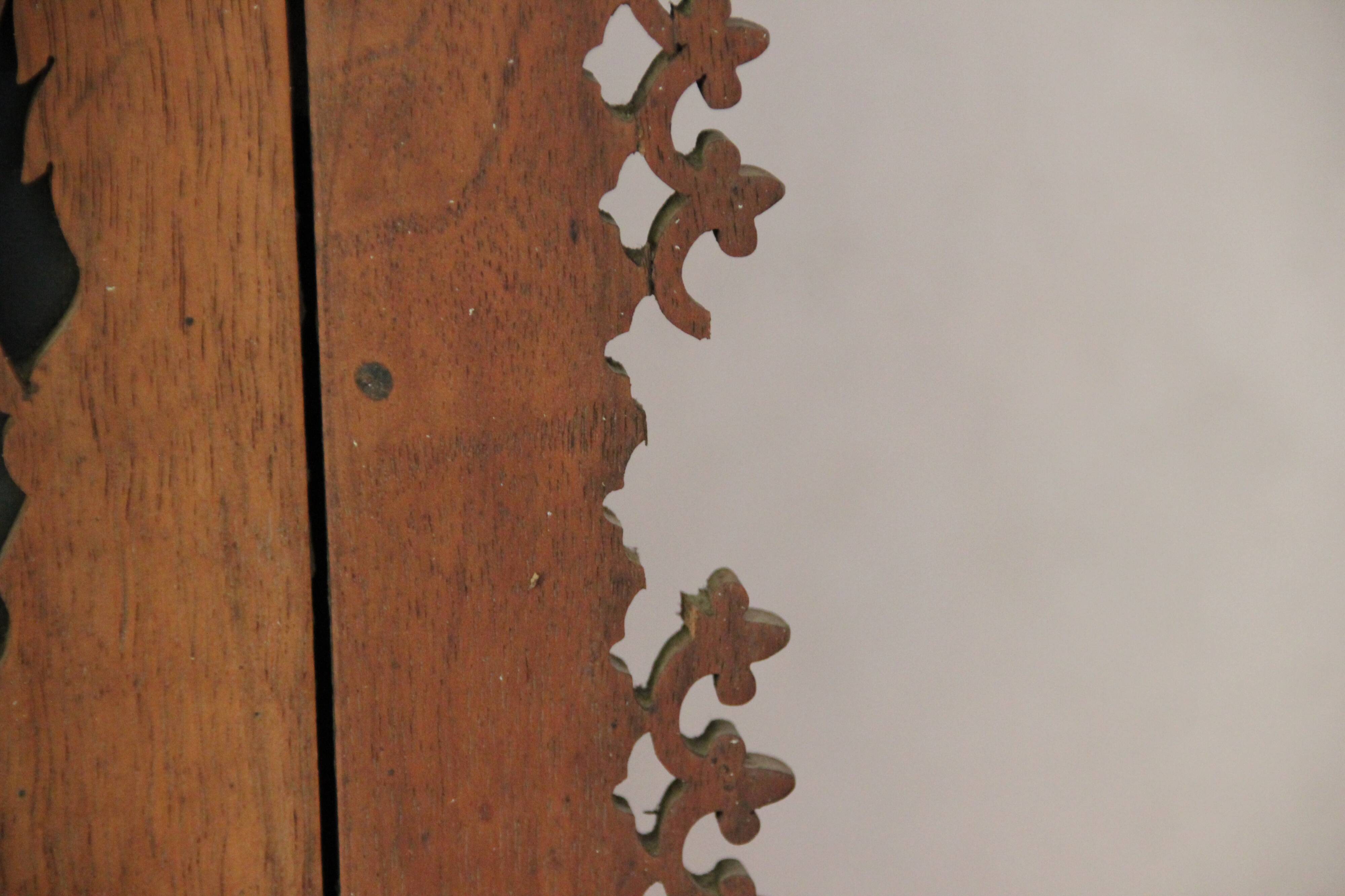 Wall cabinet to hang