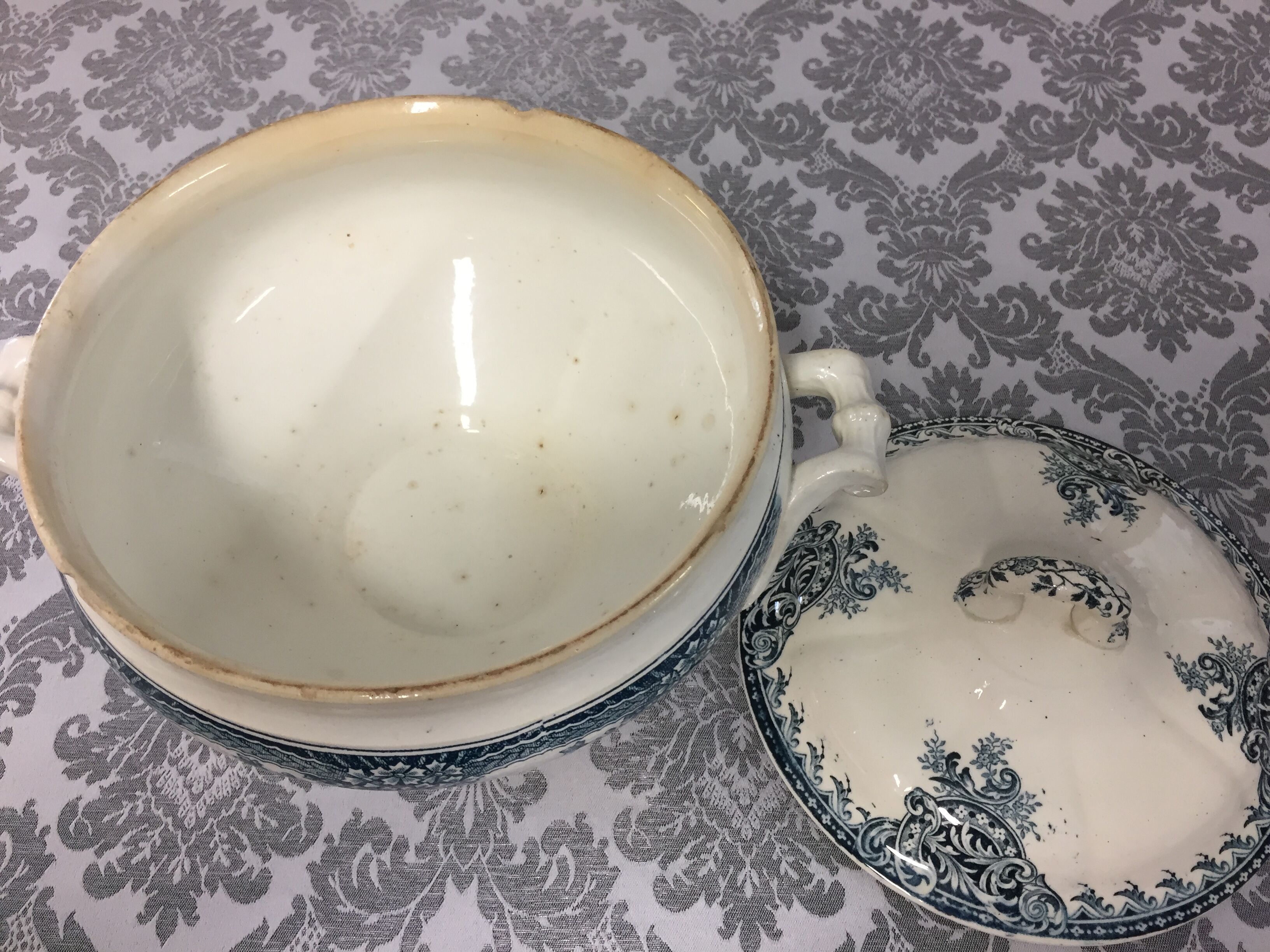 Soupière antique en faïence époque XIXème siècle