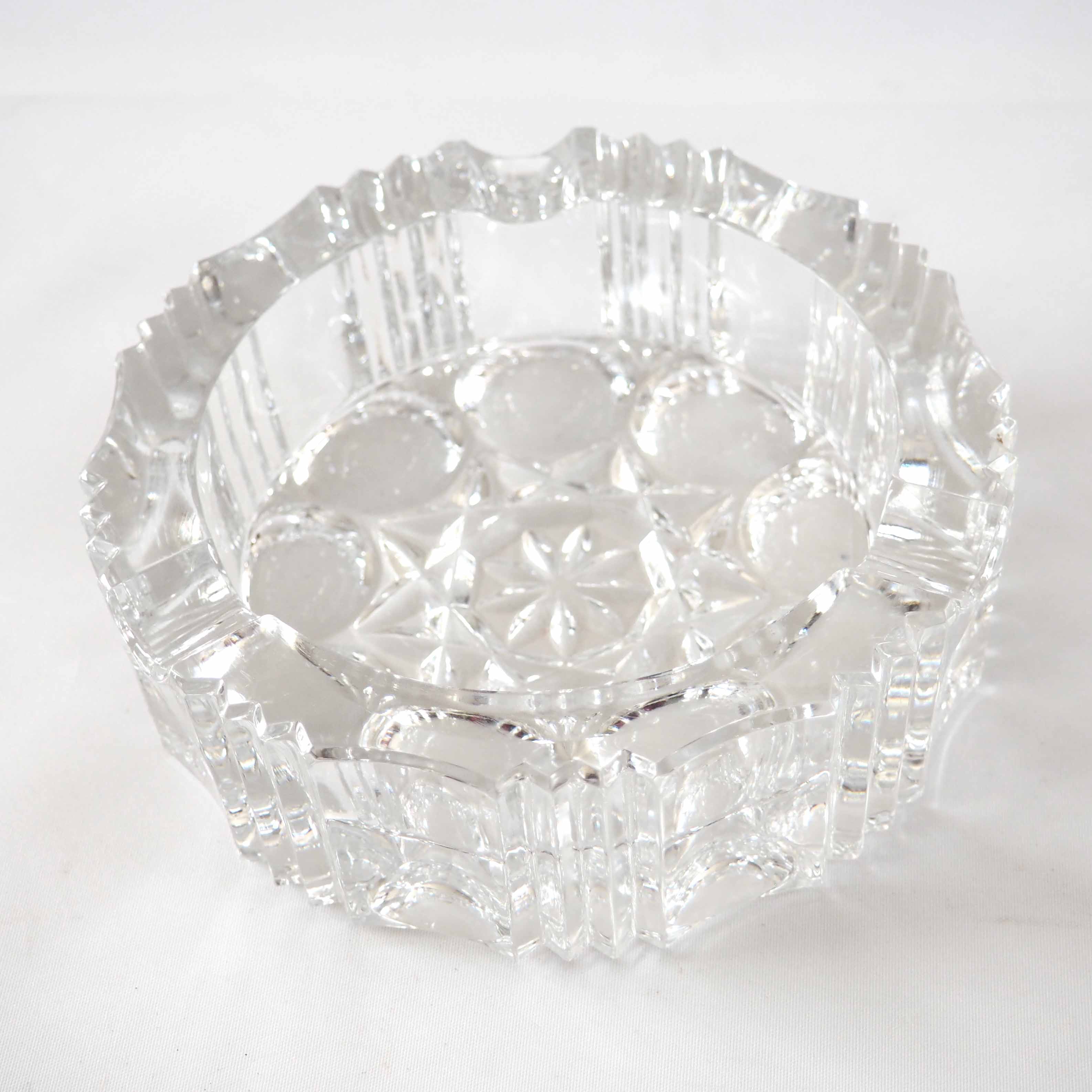 Round crystal ashtray