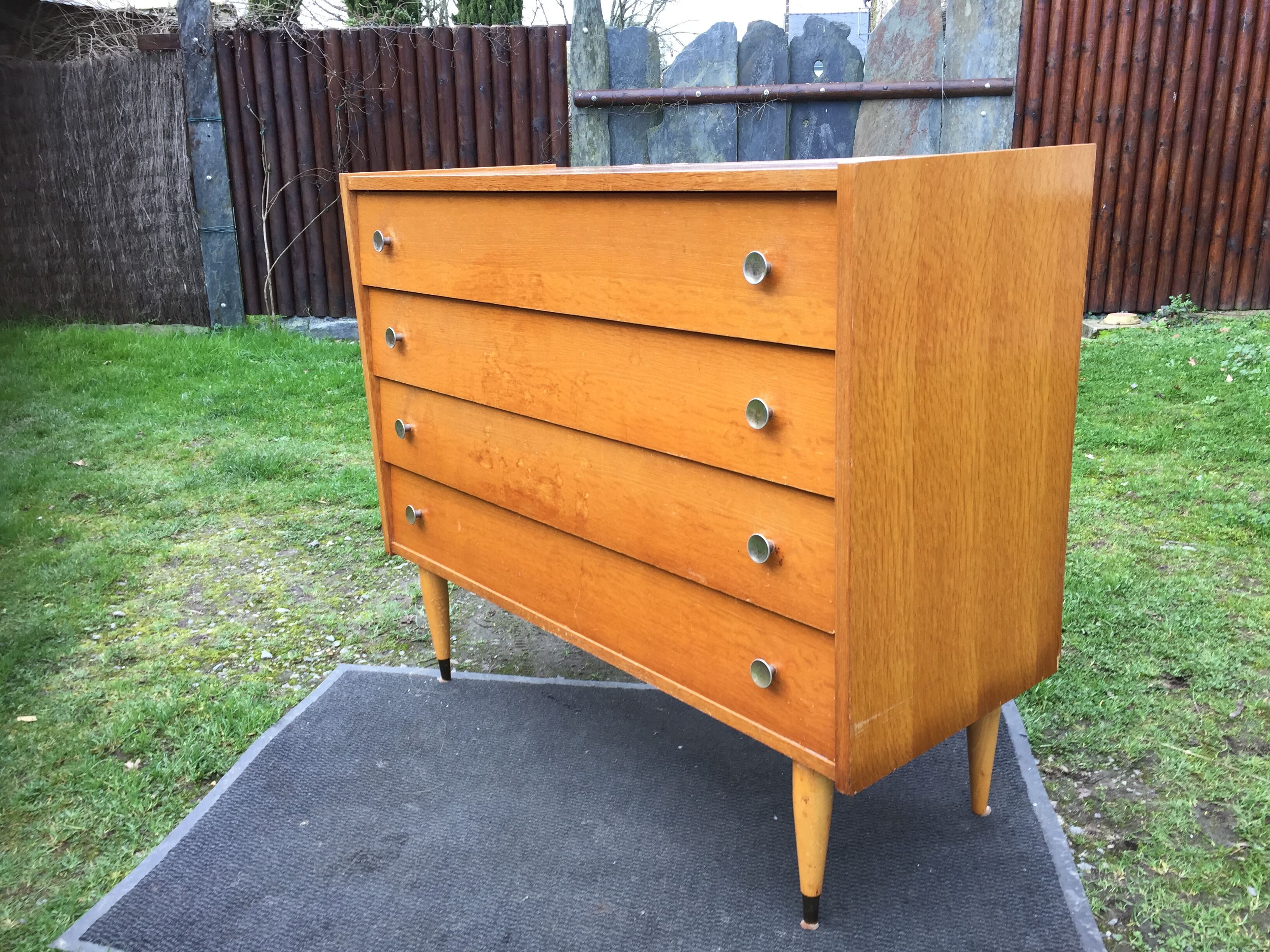 Vintage oak chest of drawers veneered on chipboard