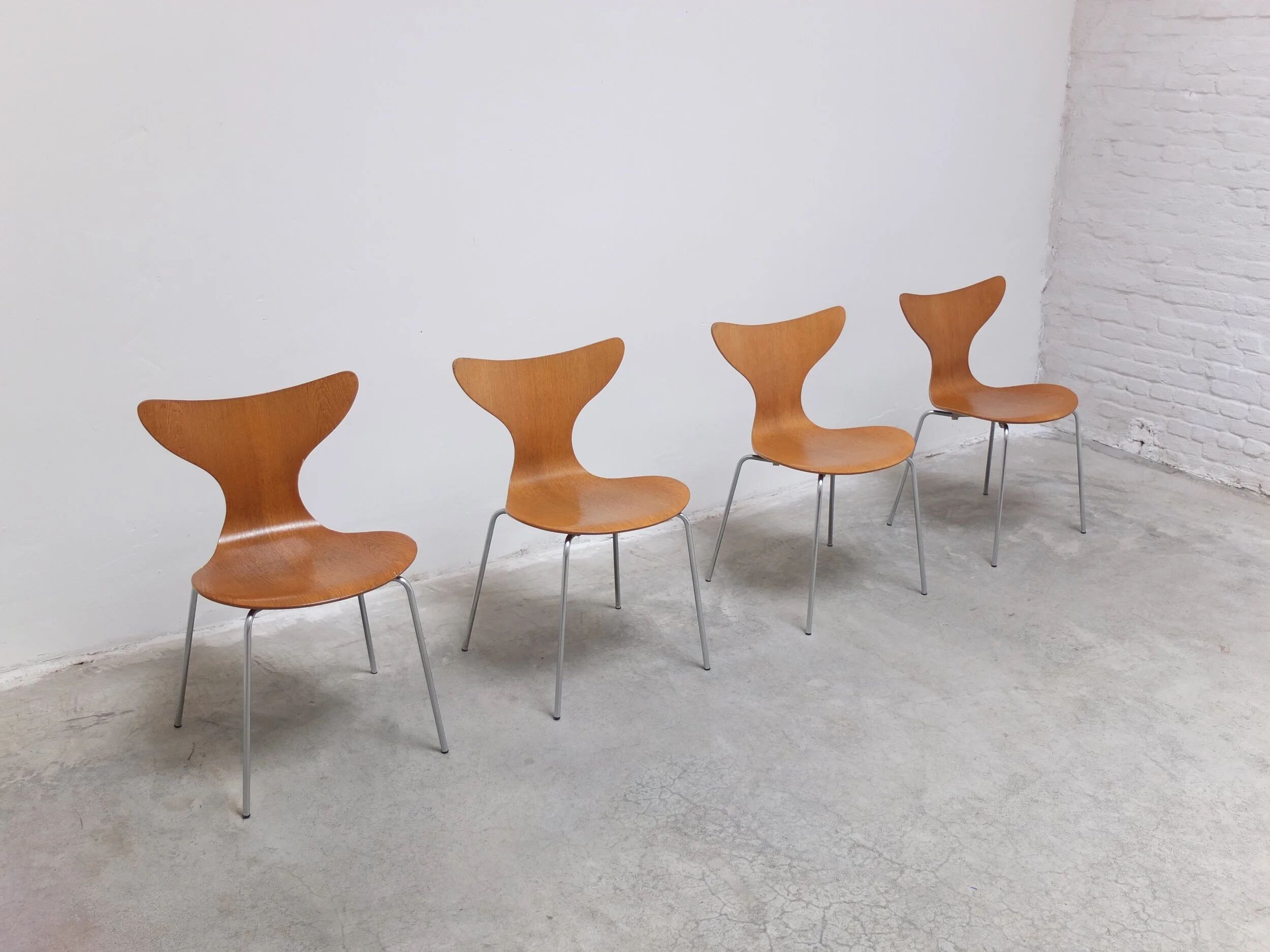 1st edition set of 4 'Lily' chairs in oak by Arne Jacobsen for Fritz Hansen, 1969