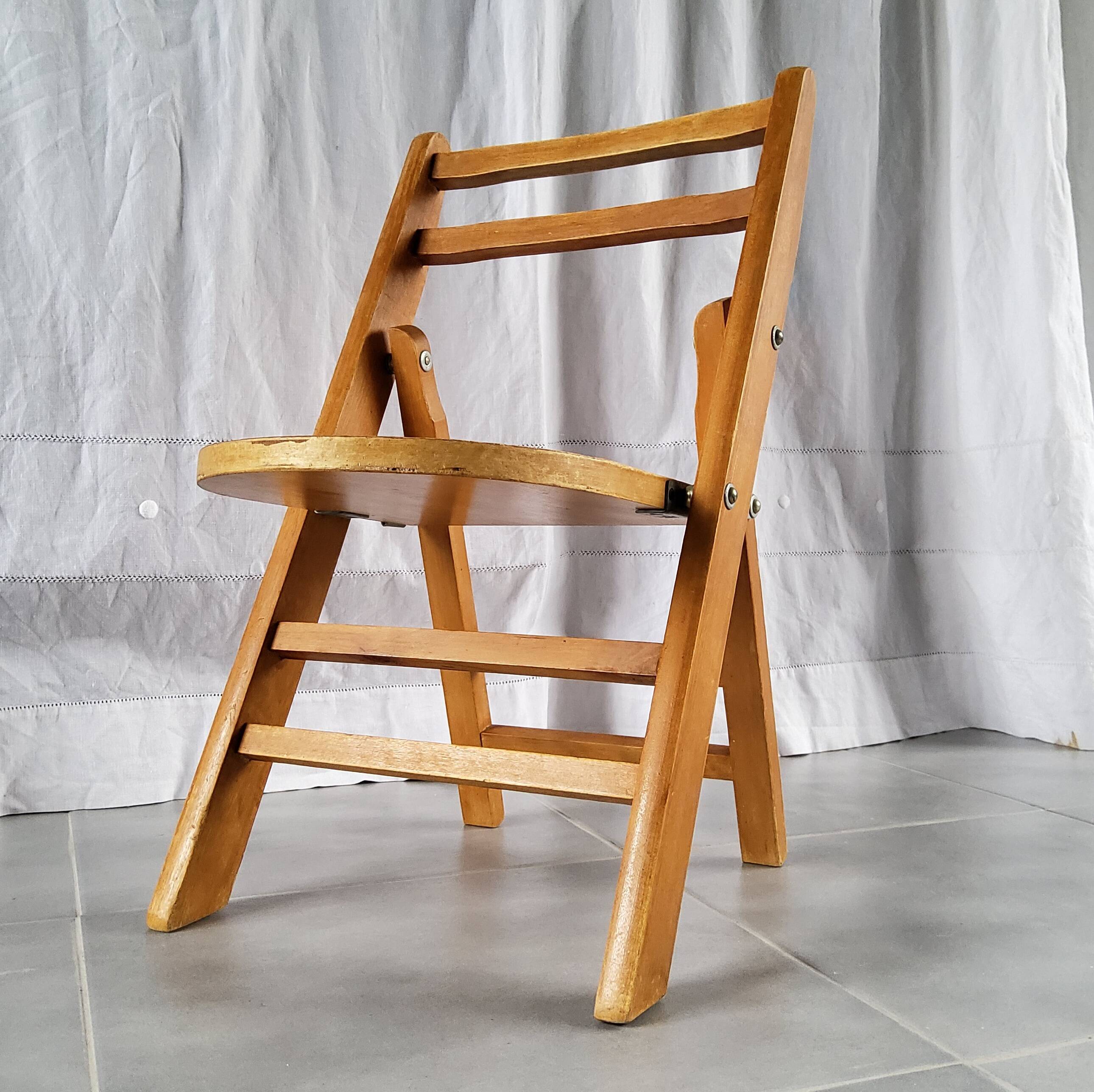 Children's folding chair