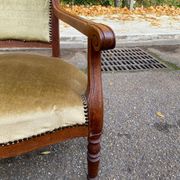 Fauteuil impérial en chêne et velours beige du 19ème siècle