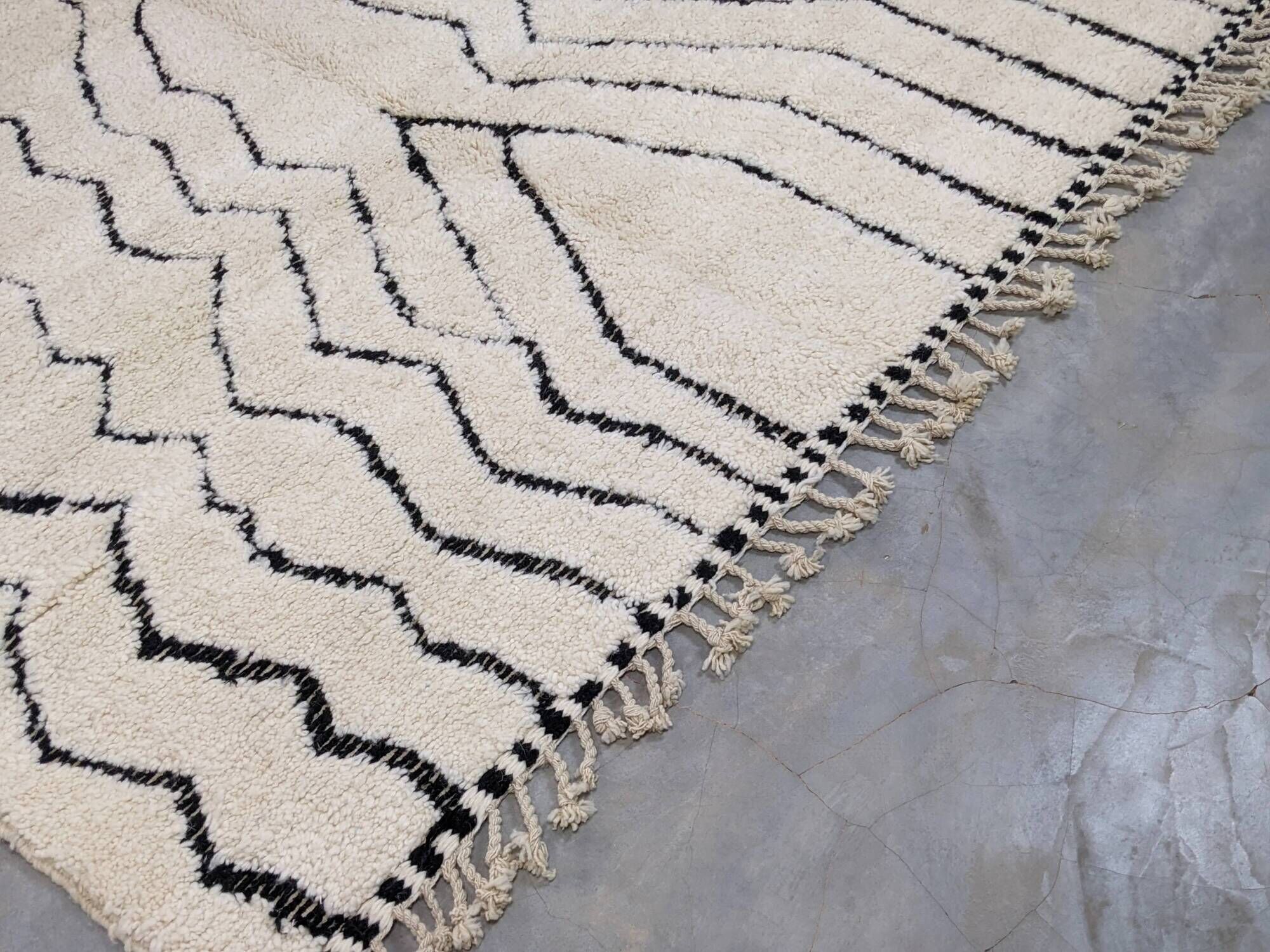 Large Beni Ouarain rug, 290 x 202 cm || 9.51 x 6.63 feet, G-262