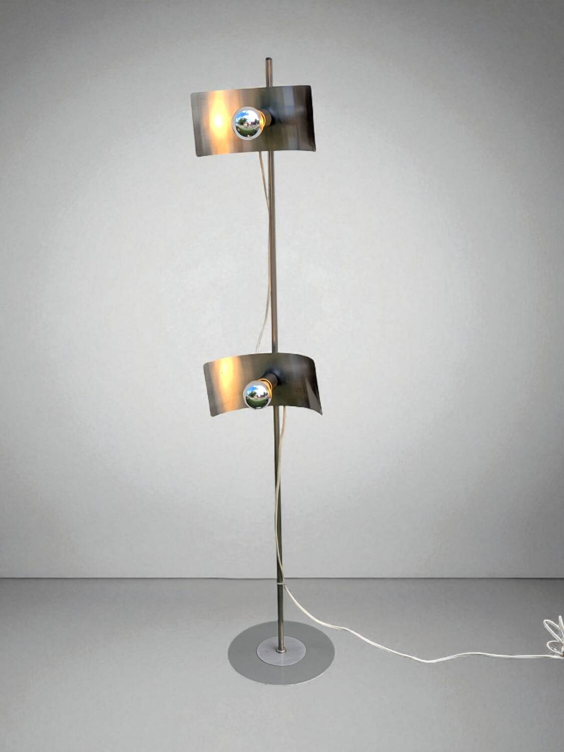 Lampadaire vintage métal brossé – années 70 – style Disderot / Reggian